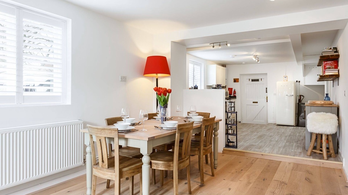 Corfe Castle Village Cottage | Hugely popular cottage within walking distance of castle