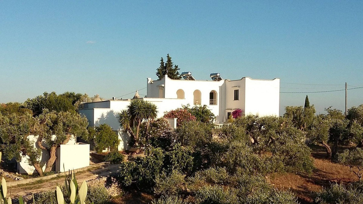Cisternino Apartment | Hugely spacious, 8-person apartment. Shared pool and tennis court