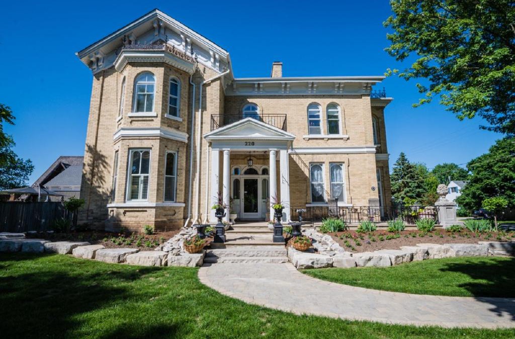 Stratford Bed & Breakfast | Hughson Hall Bed & Breakfast