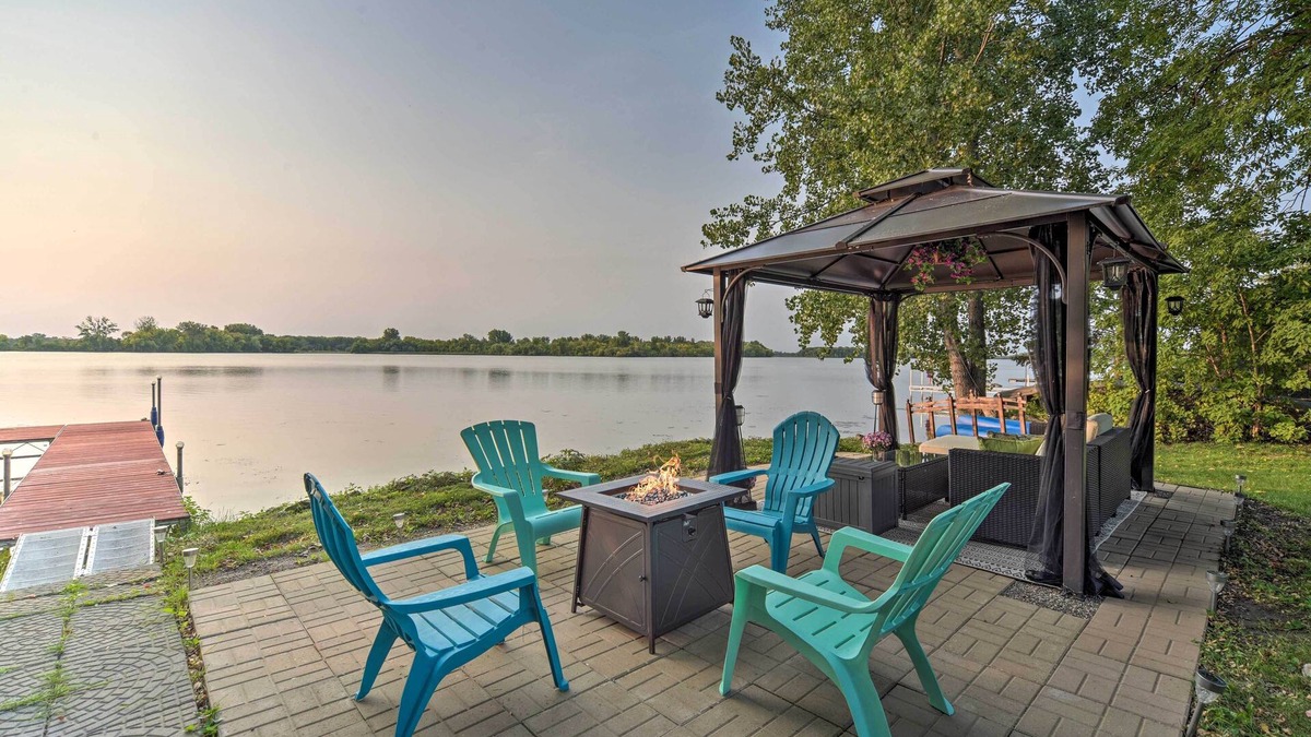 Centerville House | Hugo Home, Direct Lake Access & Private Dock!