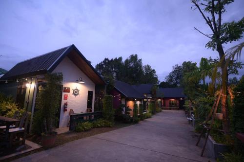 Trang Resort | Hugs Home & Cafe Trang