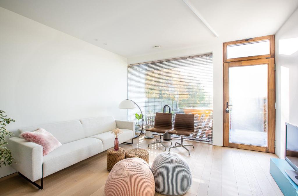 Herk-de-Stad Villa | Huis van Hout - architectenwoning met grote panorama tuin - design hot tub optioneel
