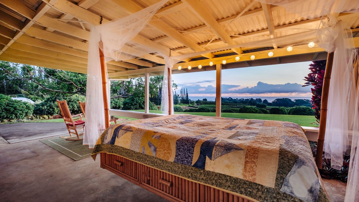 Hakalau Cottage | Hulili Tropical Fruit Farm- With over 200 five star reviews!