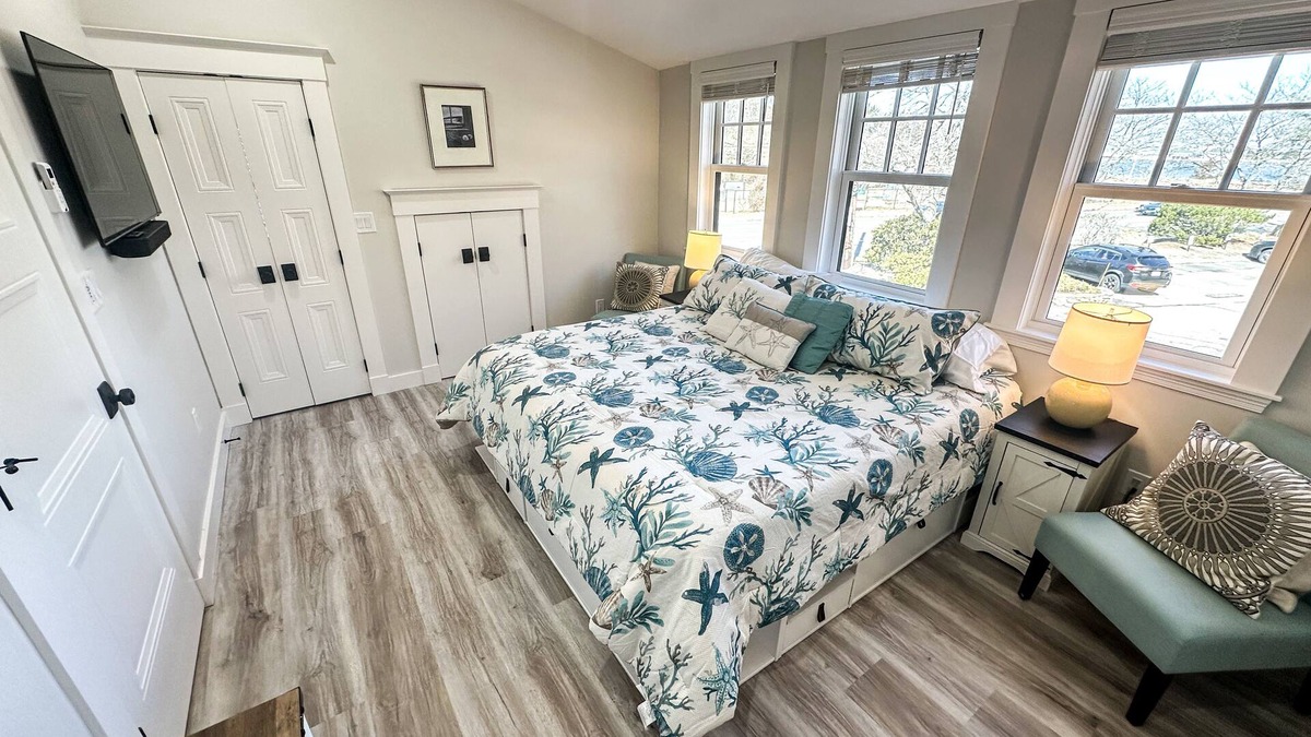 Hull Apartment | Hull Nantasket Beach Area Beautifully Staged brand new 1 bedroom 2 baths laundry
