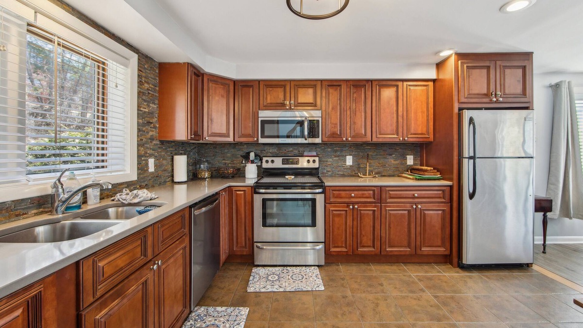 North Creek House | Hullabaloo 23E - Upgrade End Unit With Mountain Views 2 Bedroom Townhouse by The Summit at Gore Mountain