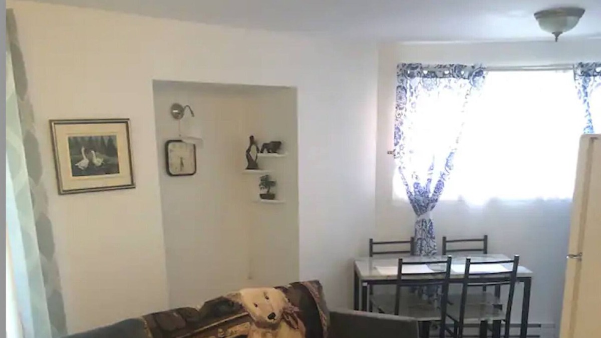 Dollard-des-Ormeaux Apartment | Humble 1 BDR Home - 15min from/to YUL Intl. Airport