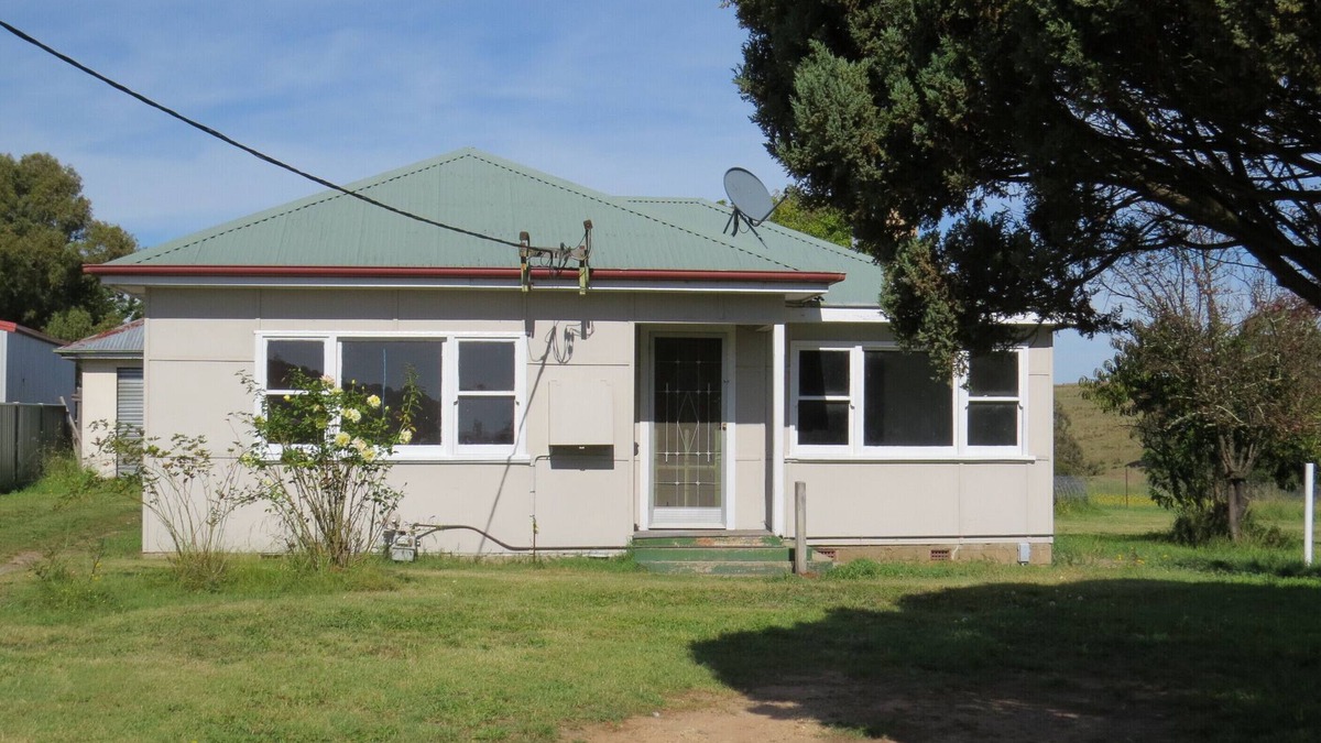 Bombala House | Humble family or workers accommodation. 5 min walk to town.