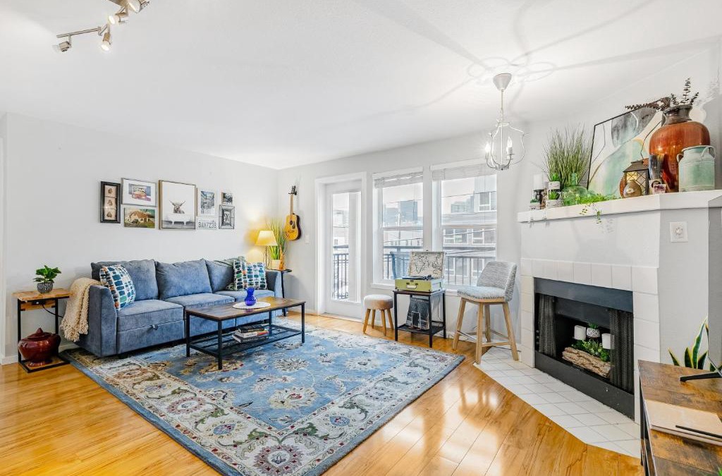 Lower Queen Anne Apartment | Humble Sound