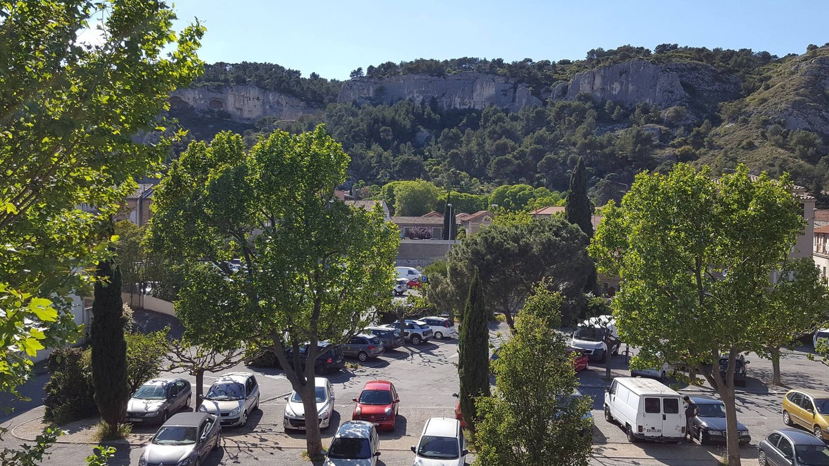 Cavaillon Apartment | HummingBird, Bright fully equipped apartment in Provence