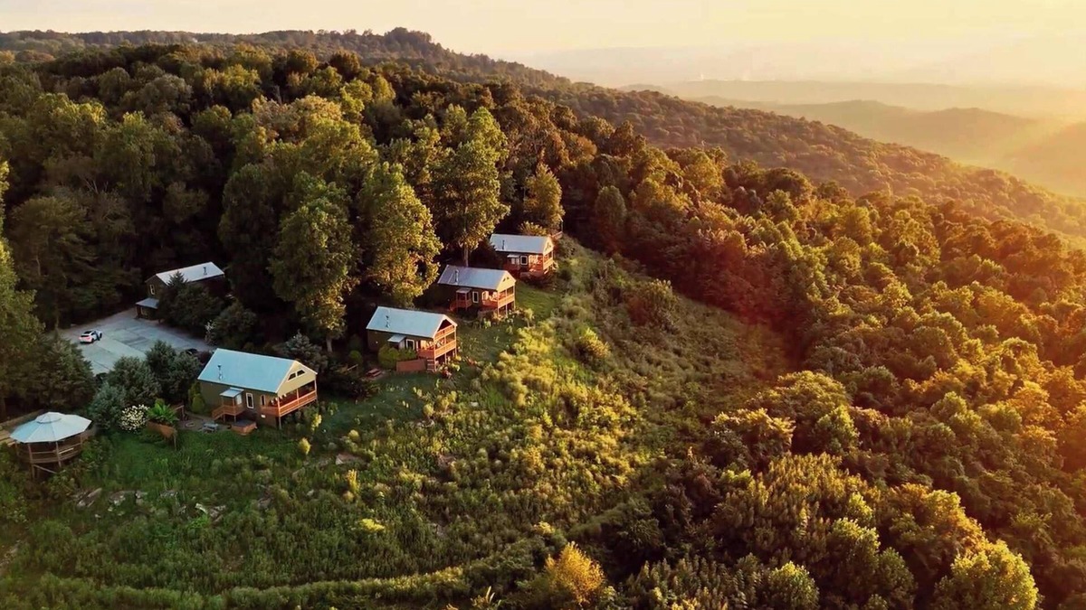 Bryant Cabin | Hummingbird Cabin with a private hot tub!