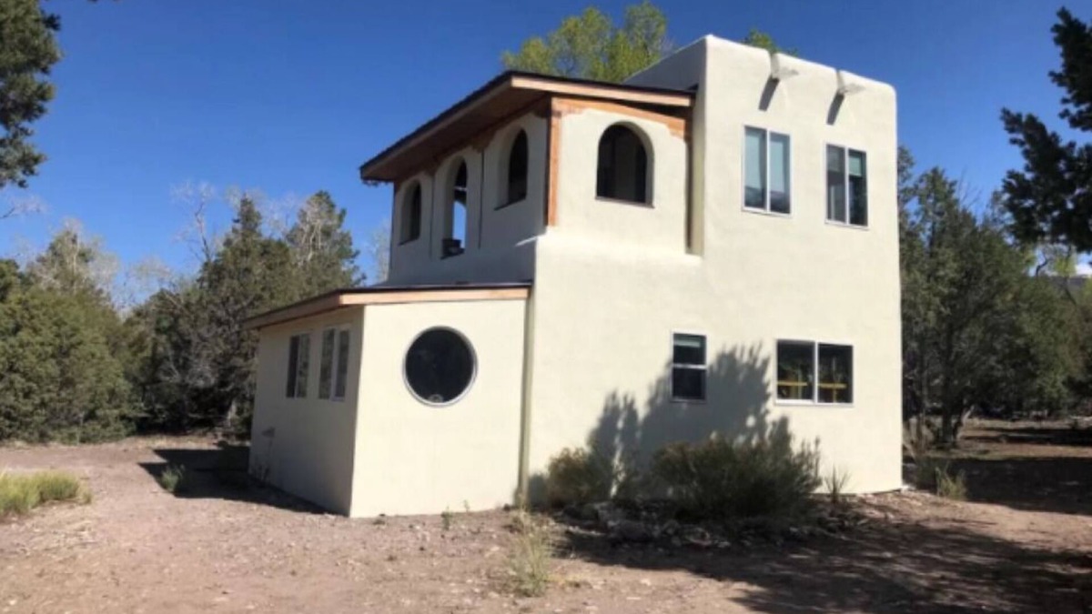 Baca Grande House | Hummingbird Hacienda - Beautiful unique house with a taste of wilderness