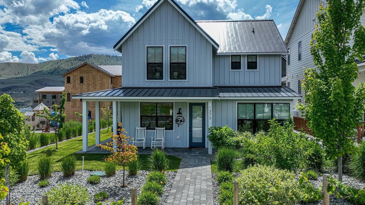 Chelan House | Hummingbird Haven at Chelan Lookout Vacation Rentals