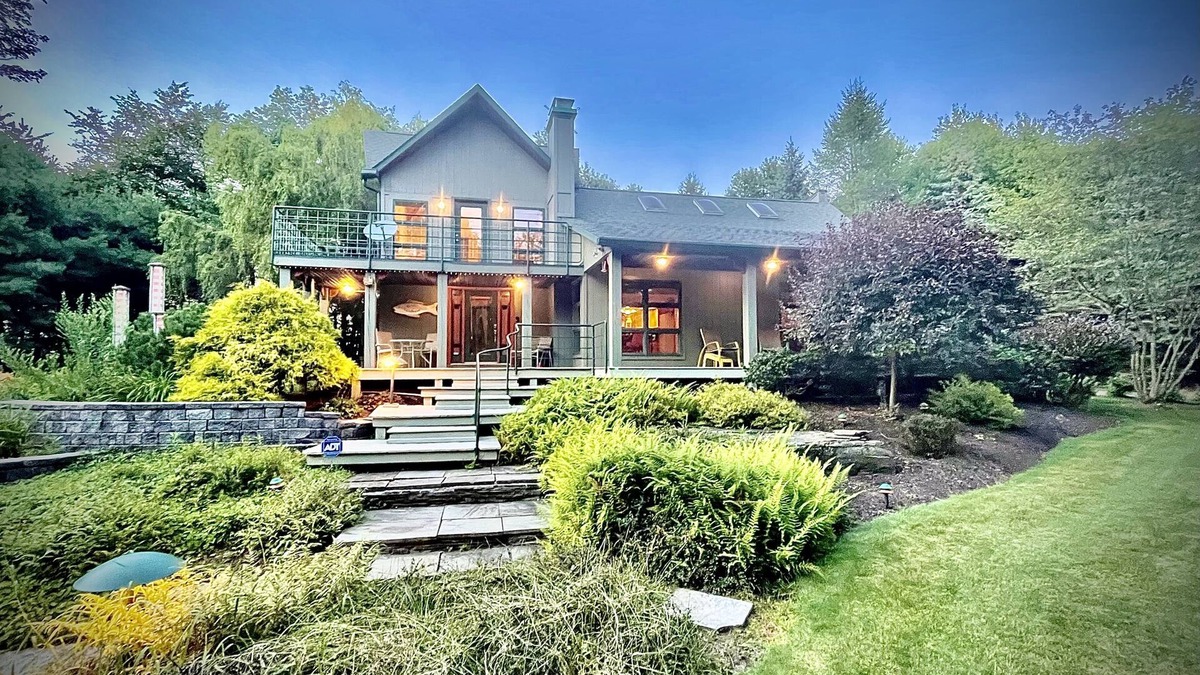 Galeton Cottage | Hummingbird Hideaway