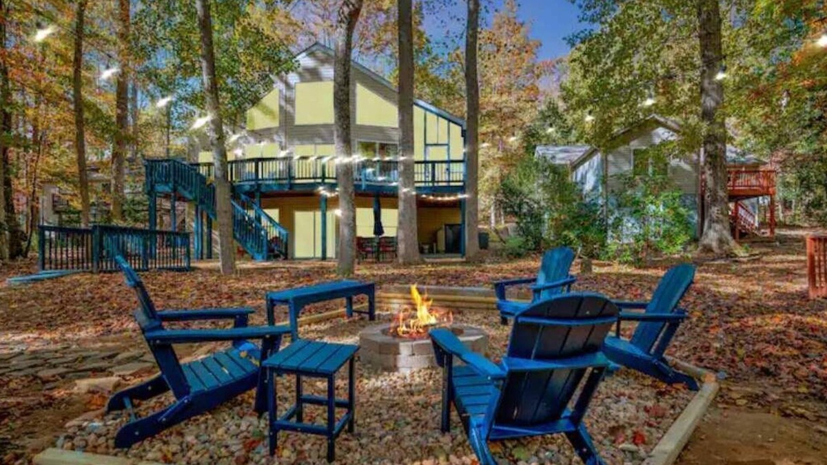 Locust Grove House | Hummingbird Lakehouse
