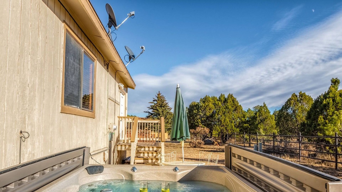 Alto Cabin | Hummingbird Oasis, 3 Bedroom, 3 Baths, Hot Tub, Sleeps 6, AC, TV's