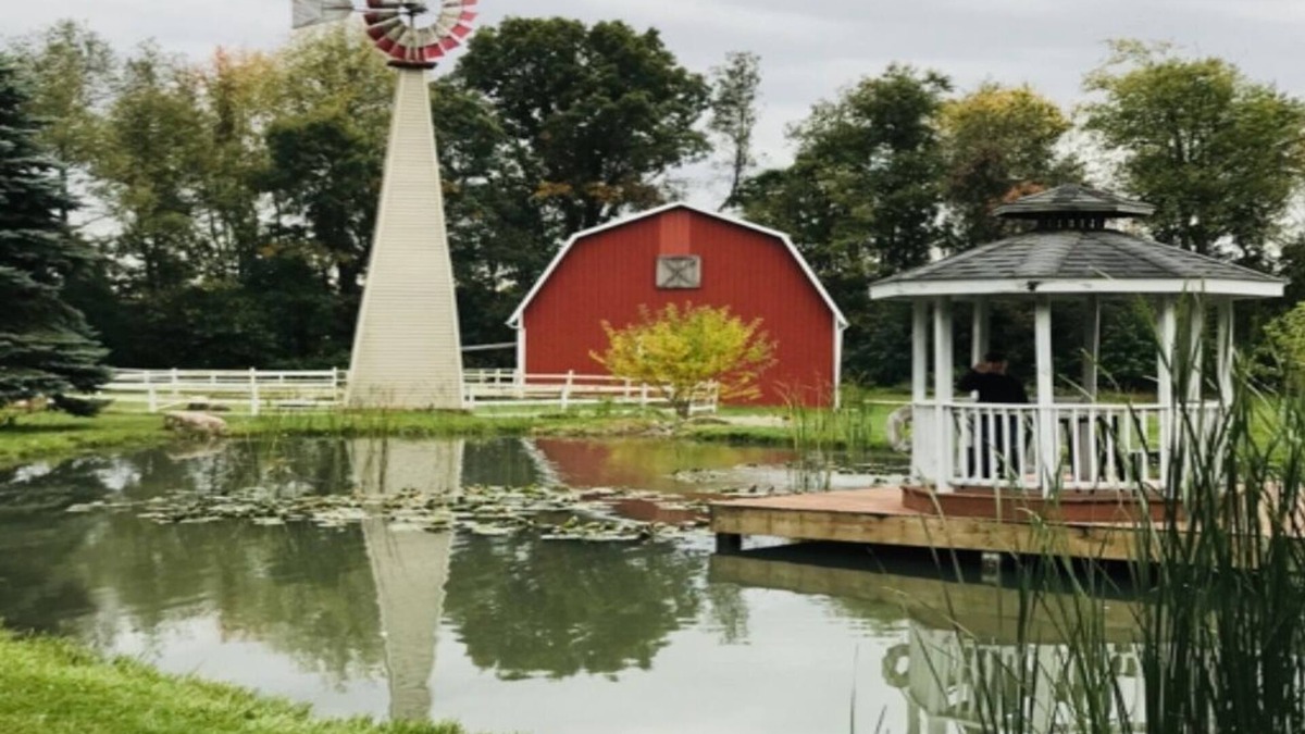 Battle Creek Cottage | Hummingbird Rest : Christian Retreat in Tiny House