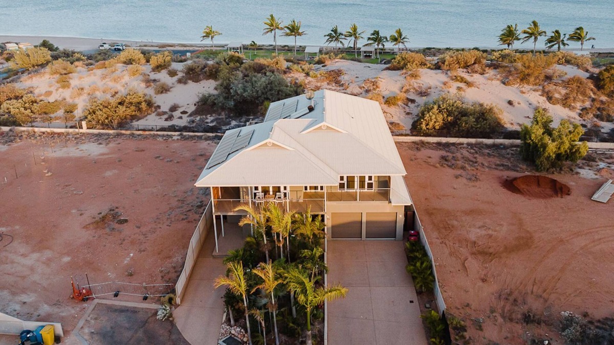 Exmouth House | Humpback is just perfect for two families or a group of friends who like their own space.