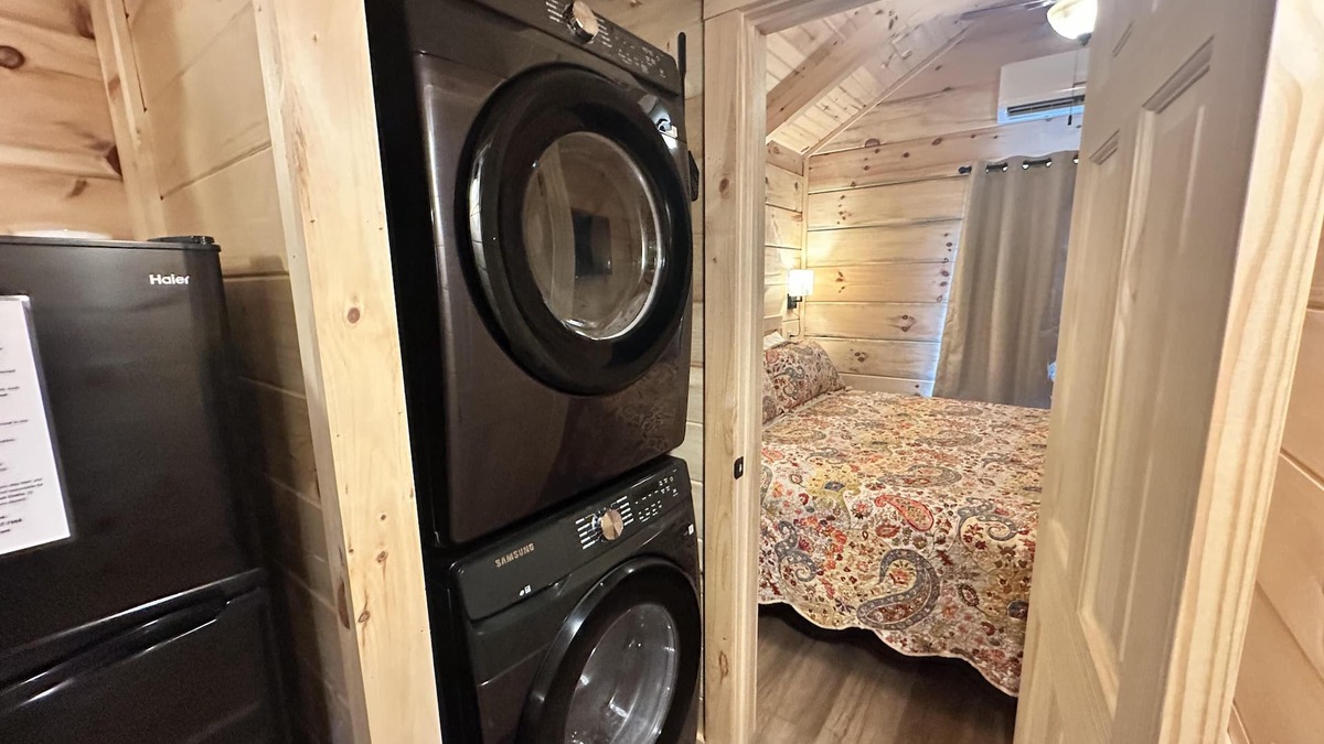 Union Mills Cabin | Hunky Dory -Hot Tub, Fireplace,Hiking,View,Near Asheville ,WiFi