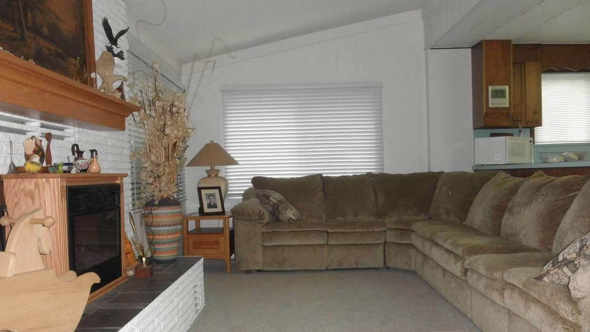 Spruce House | HUNT CAMP/LAKE HOUSE, JC TRITOON / 200 MERC 275 ACRE/BOW/RIFLE/MUZZLELOADER