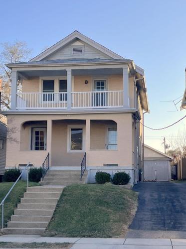 Norwood House | Hunter #2 Private One Bed near Xavier & Downtown