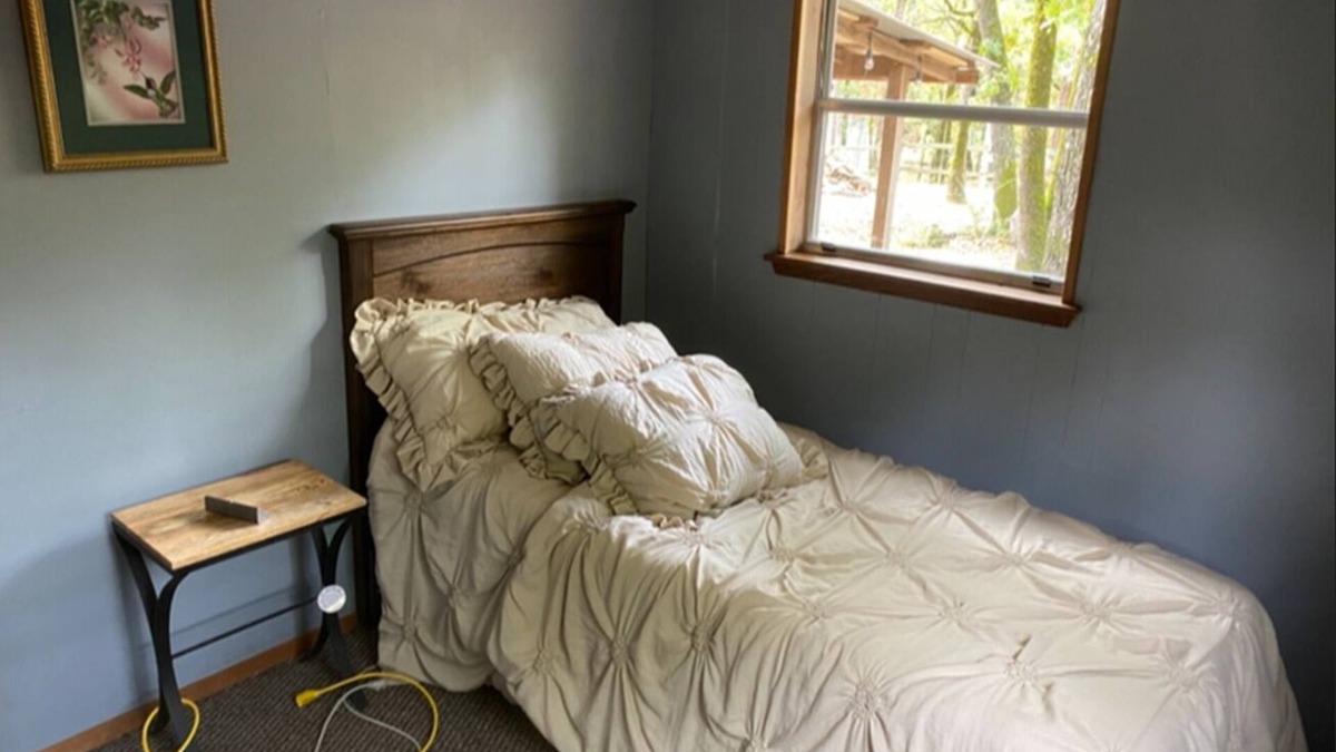 Octavia Cabin | Hunter/fisherman cabin close to boat ramp and National Forest