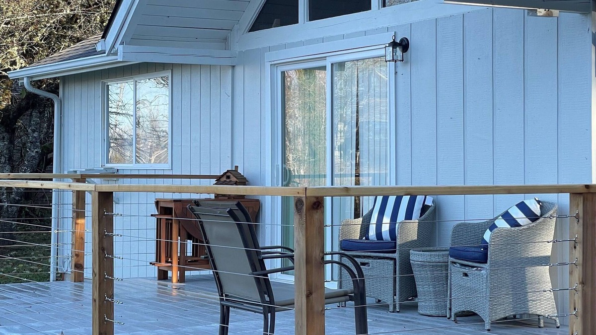 Skokomish Cabin | Hunter's Cozy River Bend Cabin on Skokomish River, 1bd/1ba