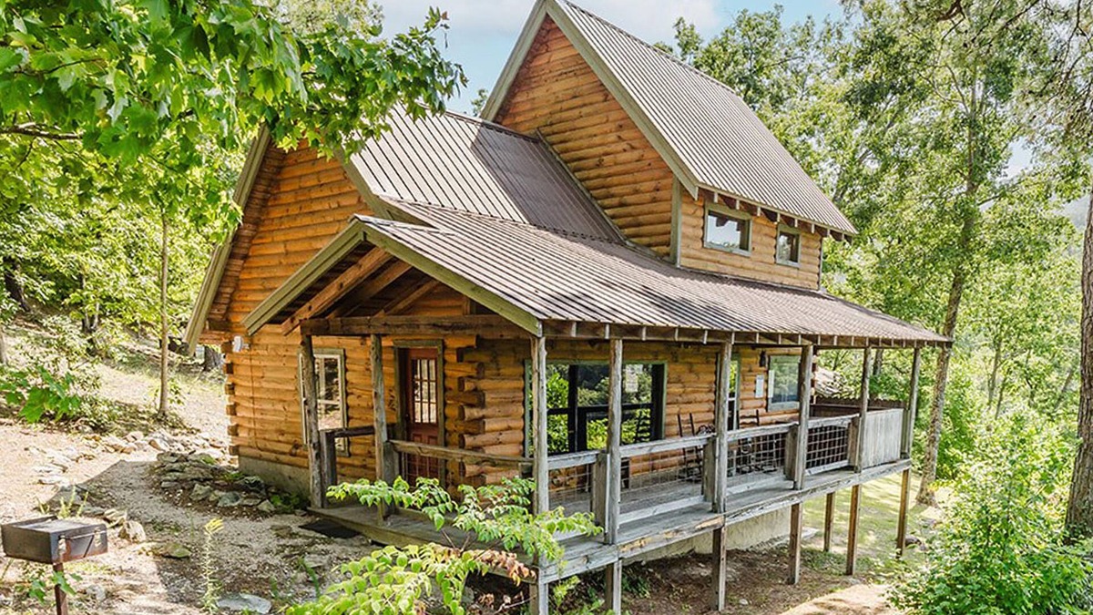 Townsend Cabin | Hunter's Hideaway (2-Bedroom Cabin) with Mountain view - Pets Allowed by RedAwning