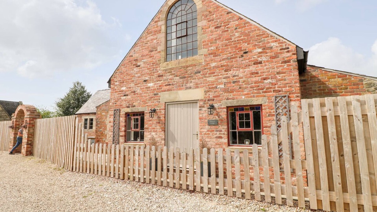 Milford Cottage | HUNTERS LODGE AT WILDERSLEY FARM, pet friendly in Belper