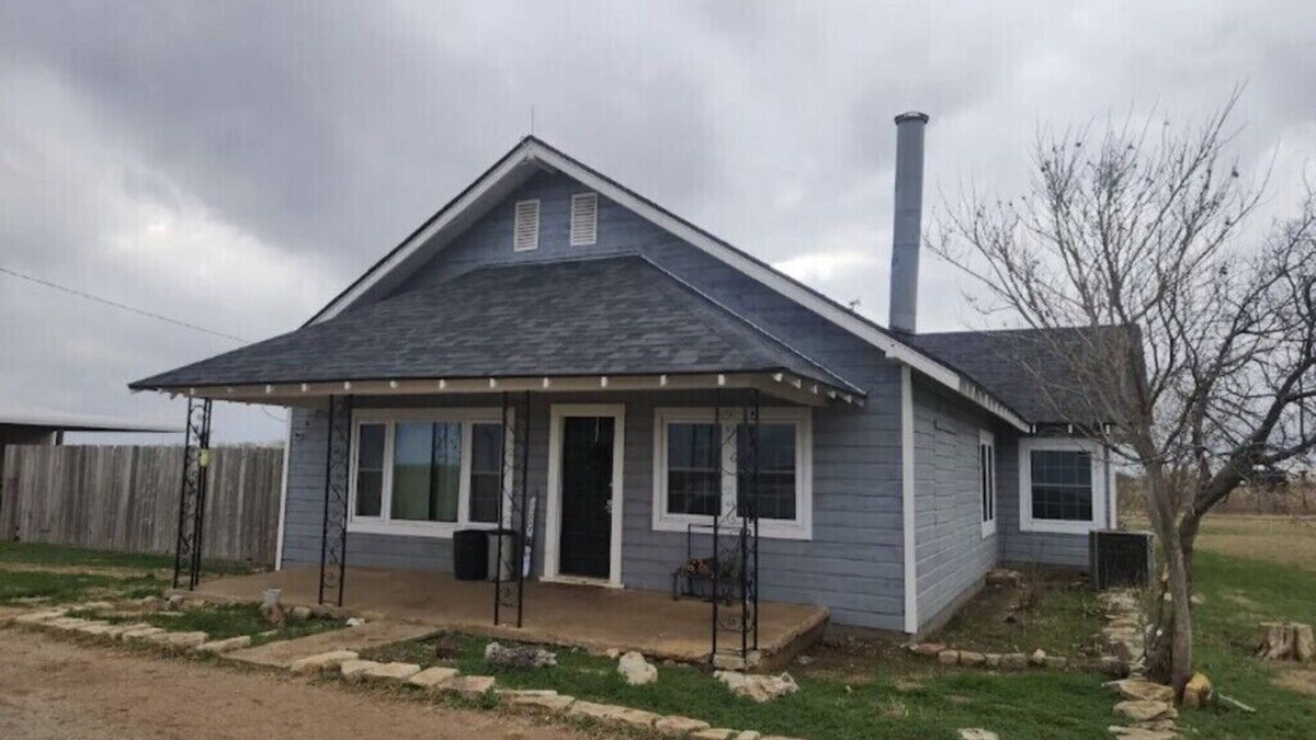 Vernon House | Hunting - Fishing - equestrian - Ranchette