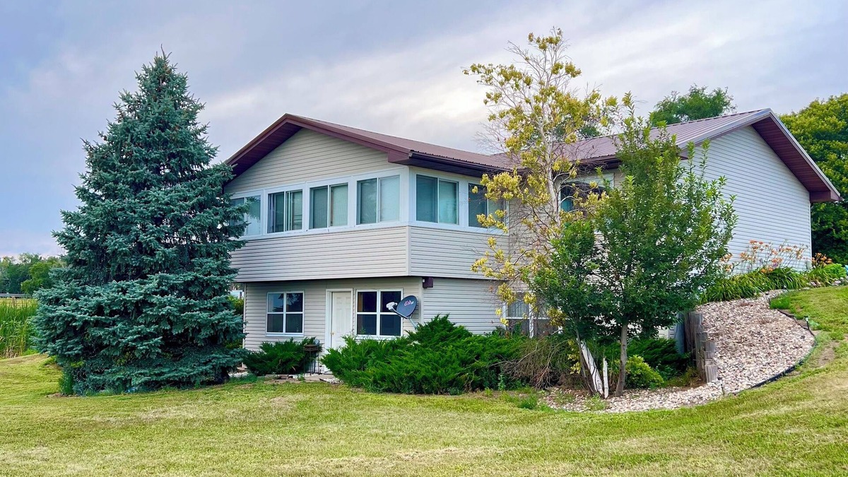 Spink County House | Hunting Lodge Outside of Redfield, SD