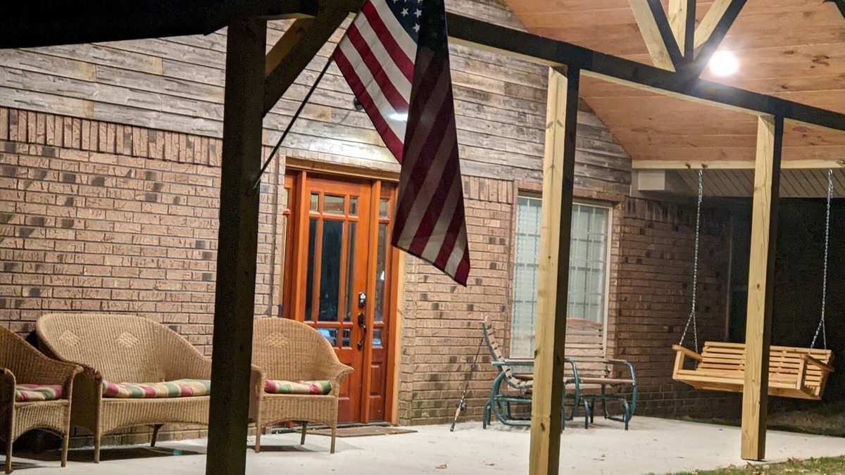 Harrisburg Cabin | Hunting lodge, weekend getaway, family gatherings. private country setting.