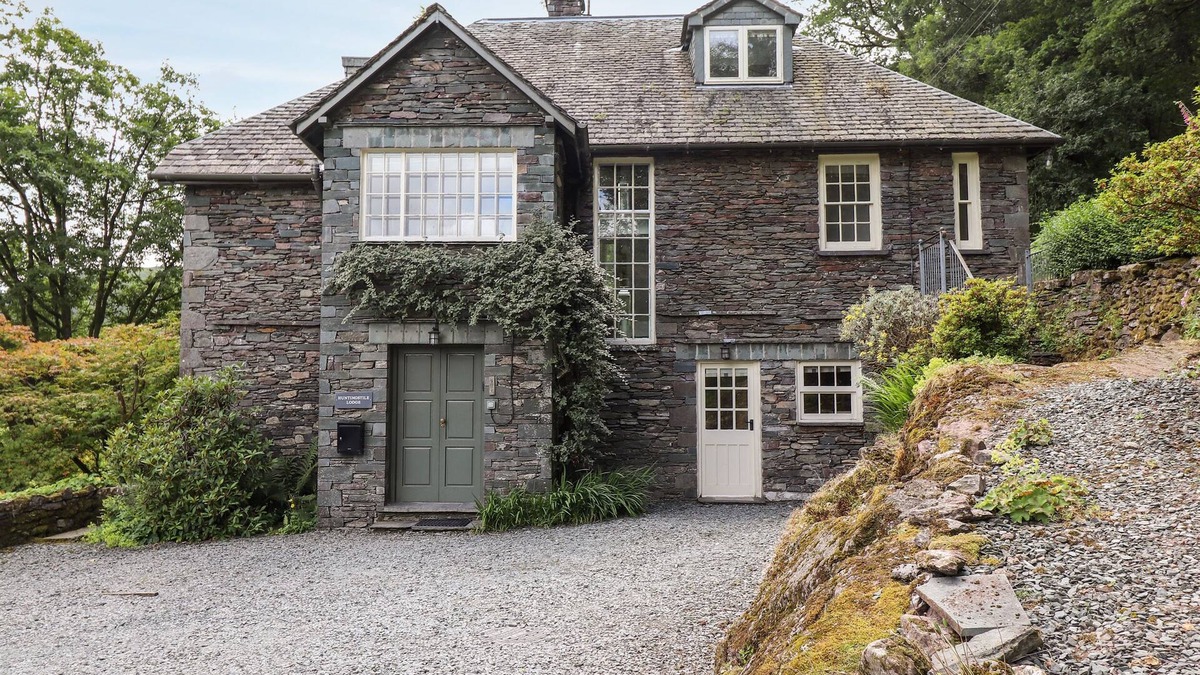 Grasmere Cottage | HUNTINGSTILE LODGE, pet friendly, luxury holiday cottage in Grasmere