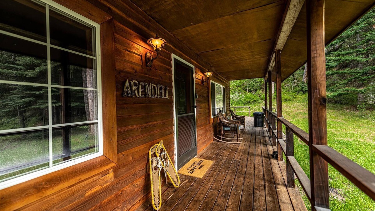 De Borgia Cabin | Huntsman’s Hideout- Deborgia, Montana 15 mins from Look Out Ski Resort