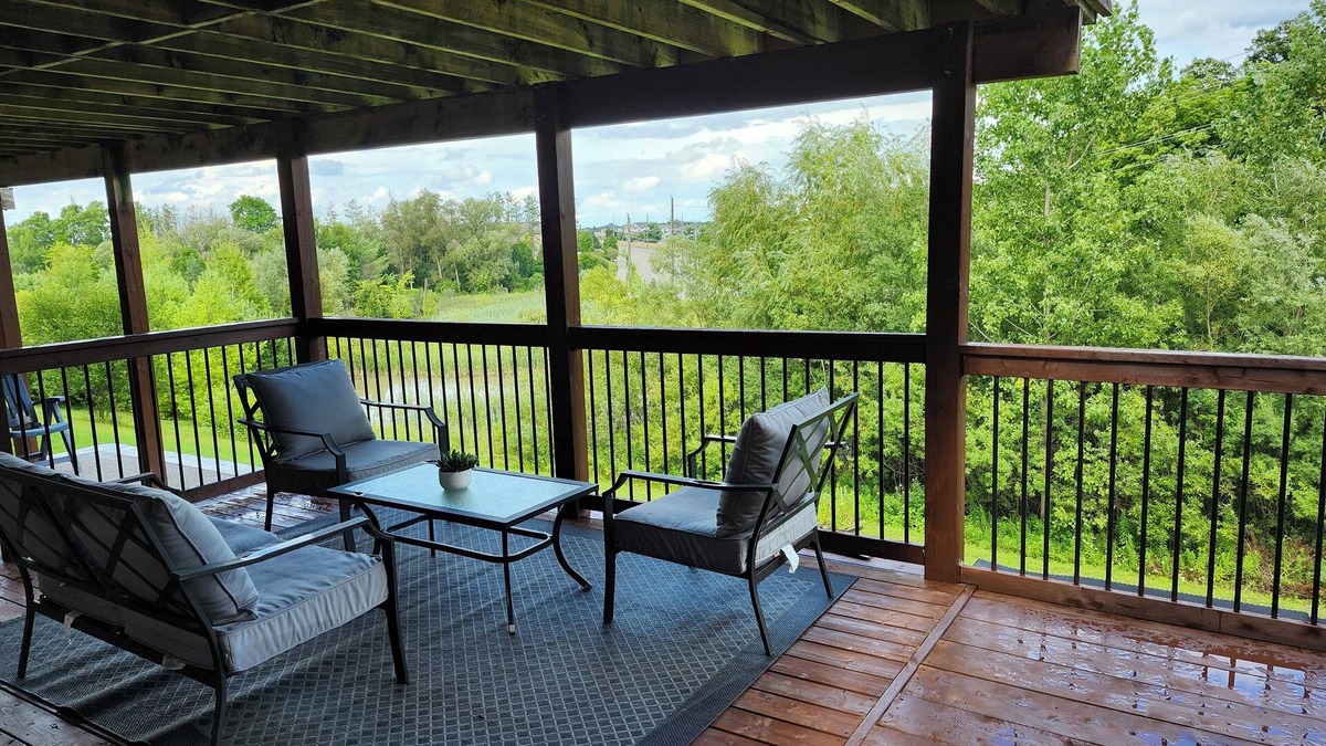 Kitchener Apartment | Huron Natural Hidden Gem with a beautiful Ravine view - Kitchener