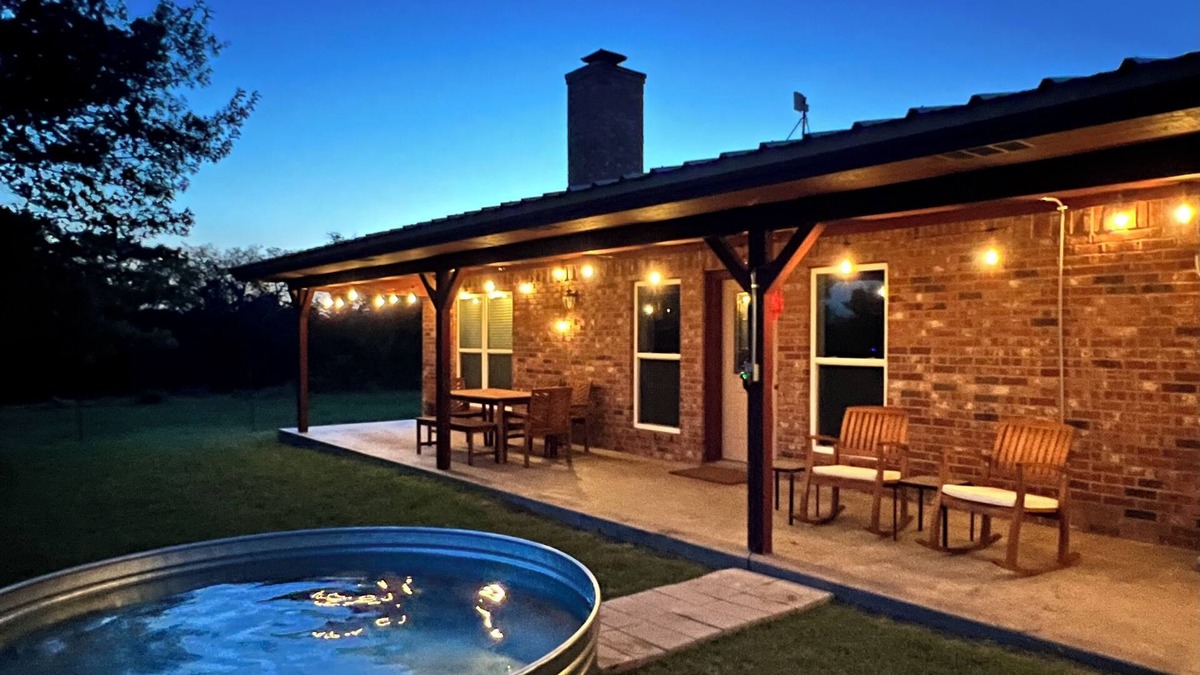 Glen Rose Other | Huruma 3 BR by Fossil Rim, Hiking, Farm & Ranch Stay- Goats, Pigs & Disc Golf!