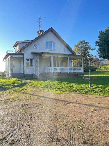 Gunnarskog House | Hus på bondgård