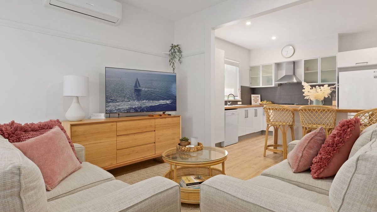 Huskisson House | Husky Beach House by Experience Jervis Bay