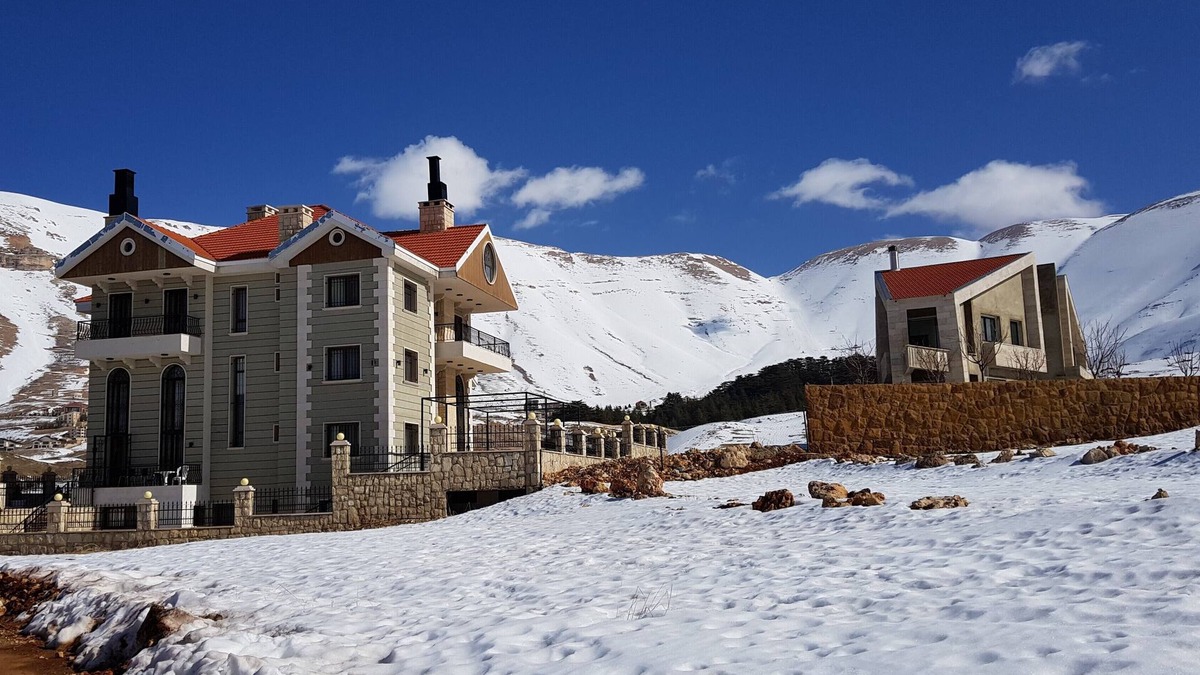 Al Arz Ski Chalet | Husky Rock - 2 Bedroom Chalet in the Basement