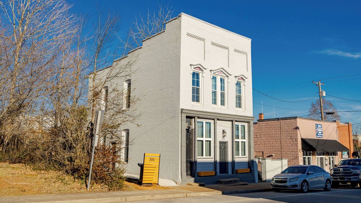 Munfordville Apartment | Hustle & Bustle in Munfordville