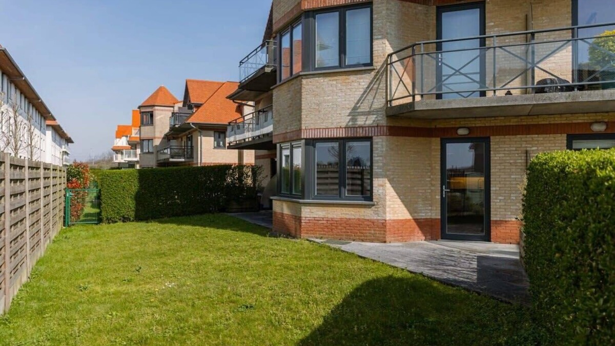 Nieuwmunster Apartment | Huswell - Bright apartment with large sunny garden