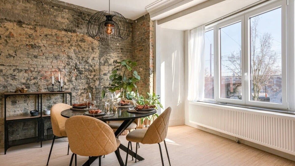 Zurenborg Apartment | Huswell - Industrial apartment with terrace
