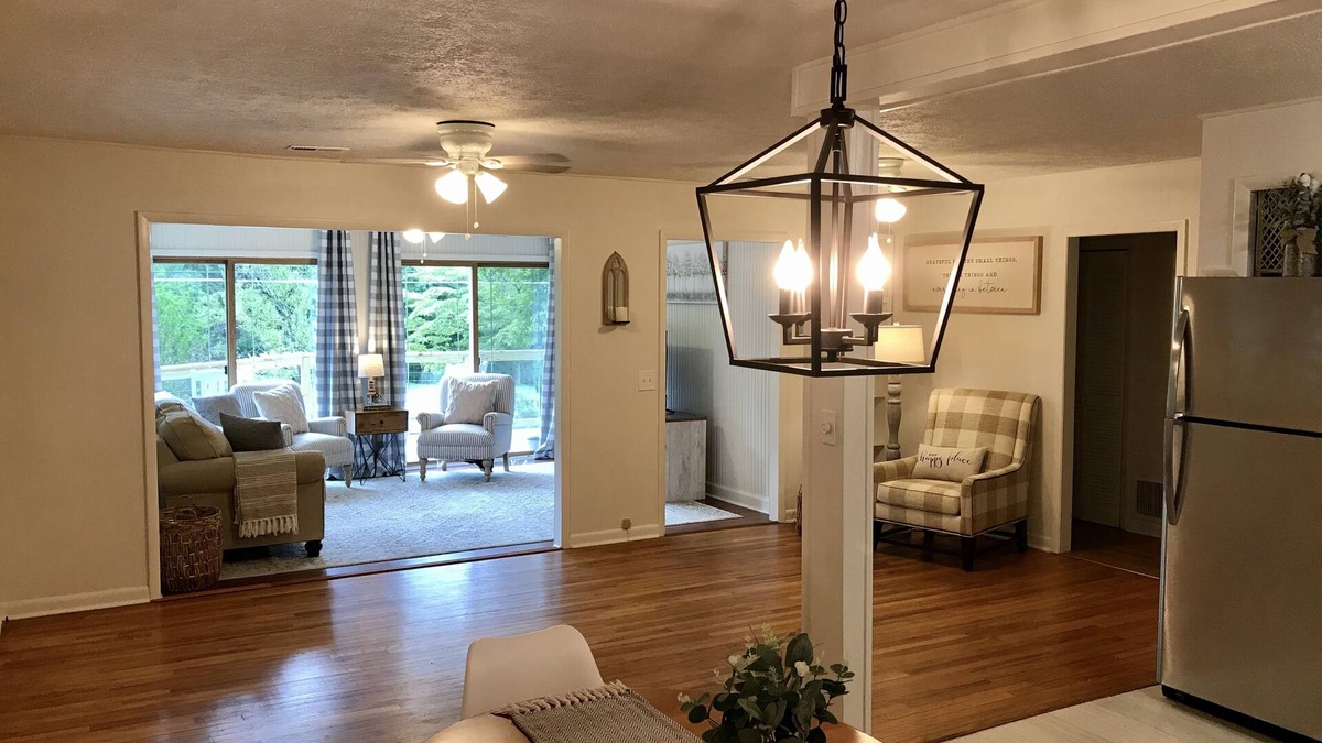 Tiger Cottage | Hutch’s Mountain Cottage- Serene, Clean, & Cozy!