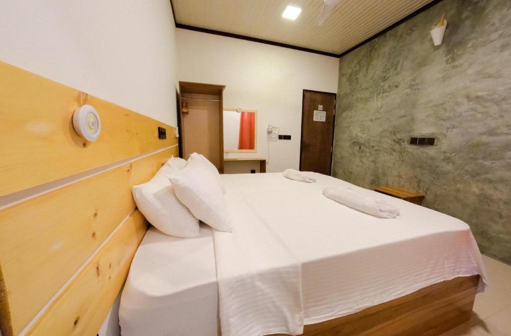Fulidhoo Hotel | Huvan Inn