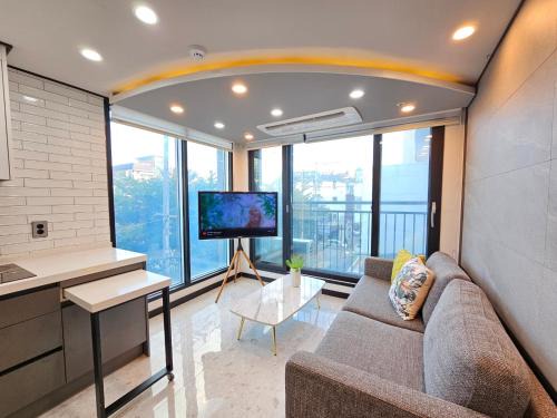Hwagok-dong Apartment | Hwagok Station - Two room, Sunshine