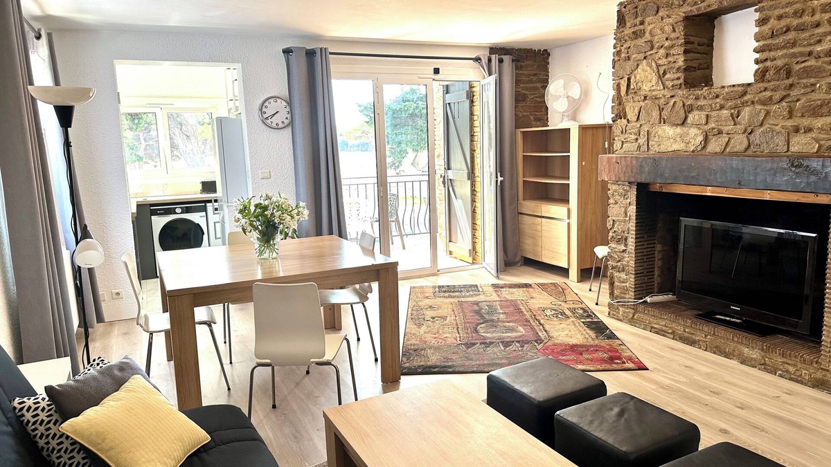 Toulon - Hyeres Apartment | Hyères qt. Plage à 150 m Plage 3 Pièces Terrasse Jardin Parking Privé Dans Villa
