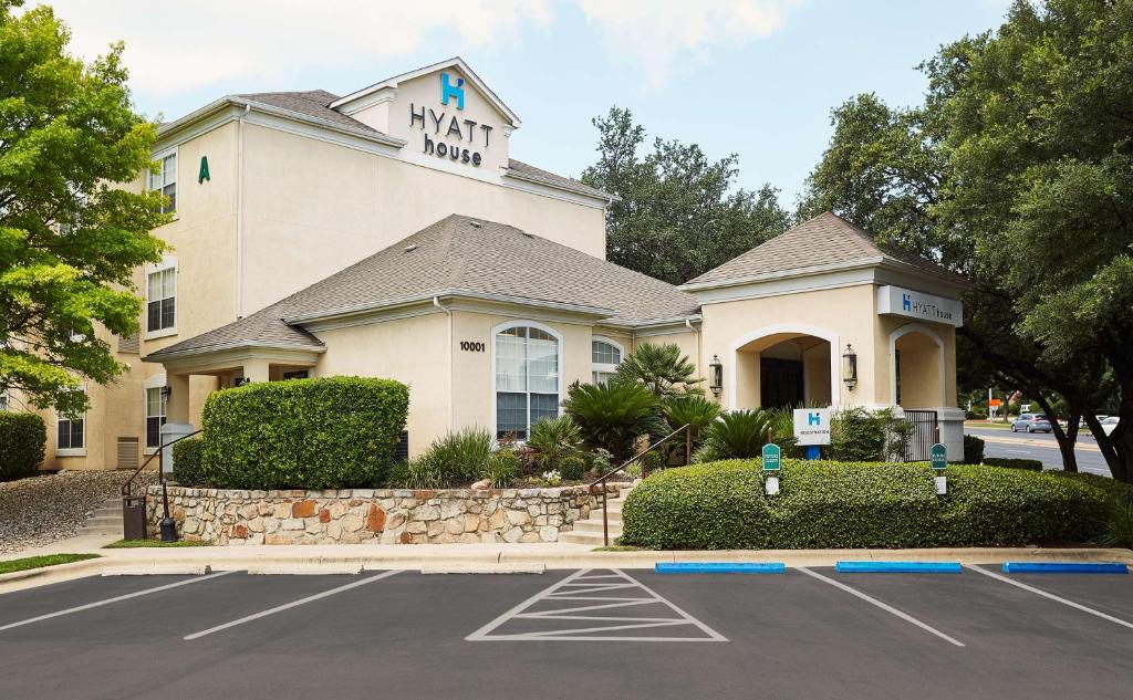 Gateway Hotel | Hyatt House Austin Arboretum