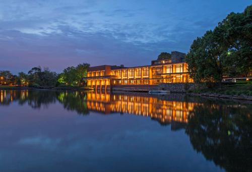 Oak Brook Hotel | Hyatt Lodge Oak Brook Chicago