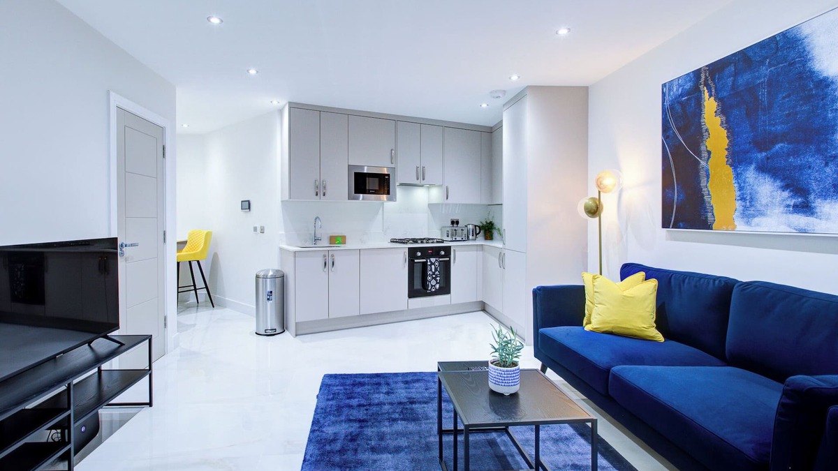 Uxbridge North Apartment | Hybrid Resi - Uxbridge|1 Bed Apartment