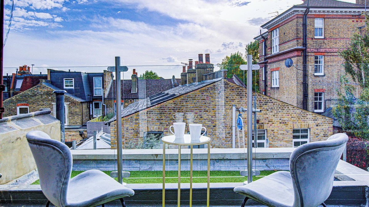 Uxbridge North Apartment | Hybrid Resi - Uxbridge | 2 Bed Apartment