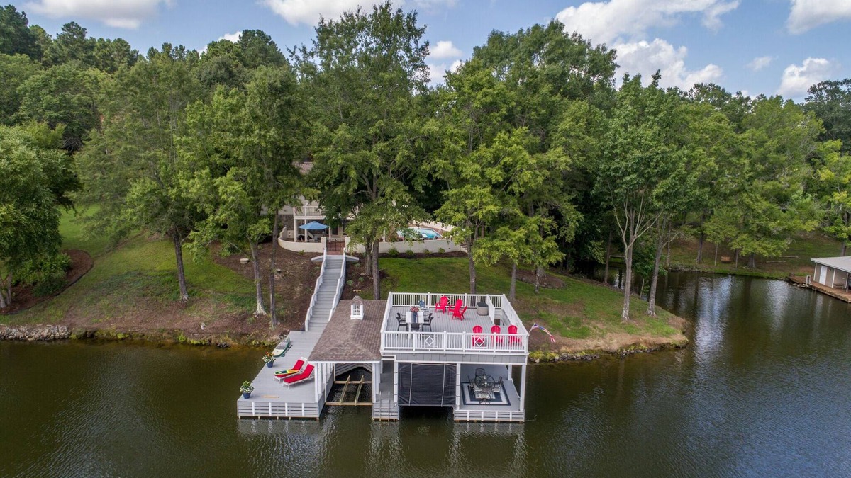 Leasburg House | Hyco lake with pool , huge views, X large boathouse,